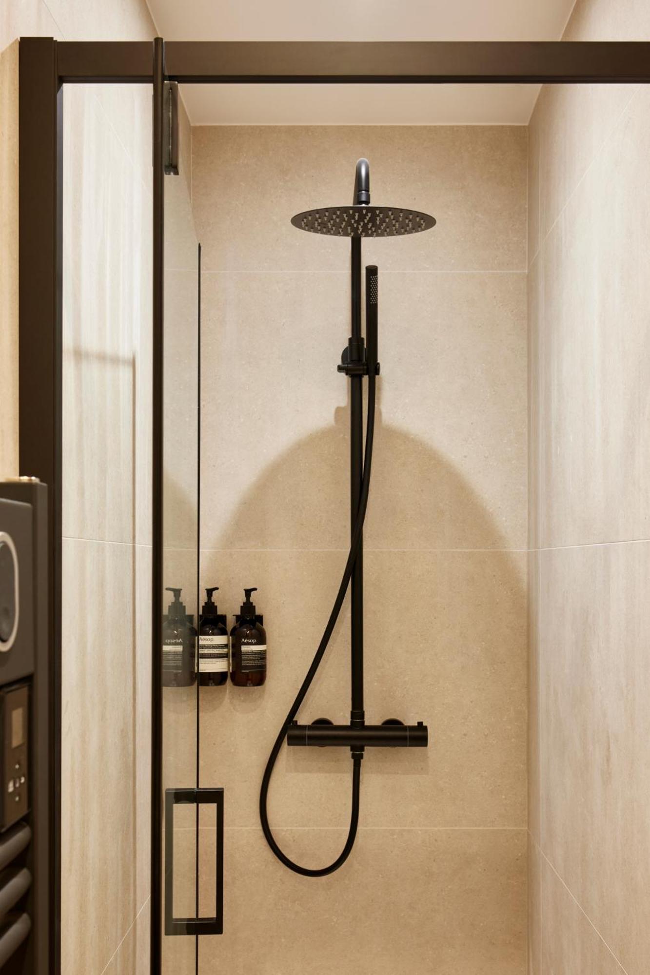 Stylish 2Br & 2Ba With Private Terrace Paris Exterior foto